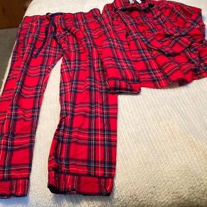 Ladies flannel 2 piece pajamas size small
